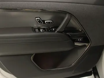 Range Rover Sport D300 Dynamic SE AHK Pano DAB