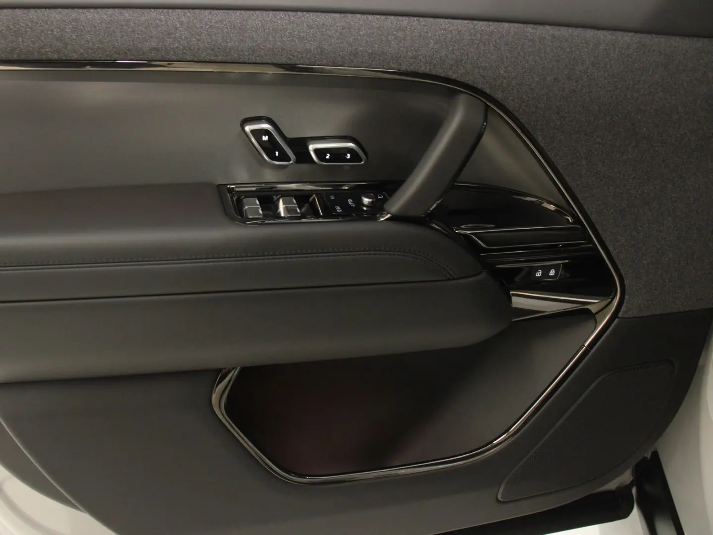 Range Rover Sport D300 Dynamic SE AHK Pano DAB