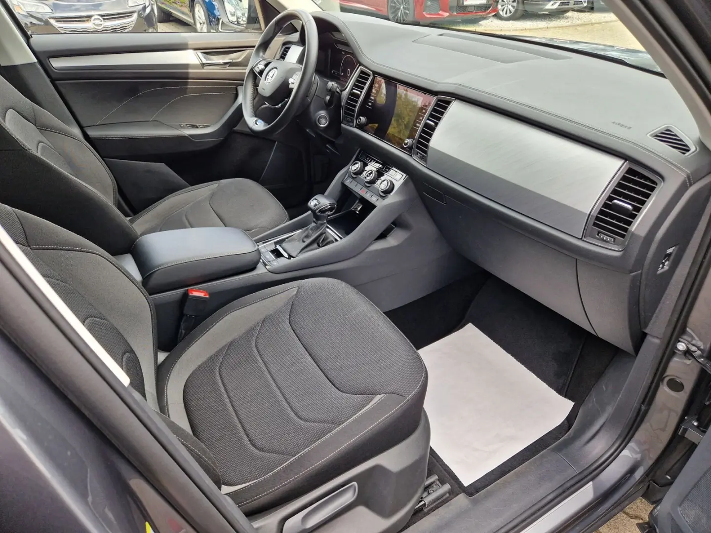 Kodiaq Ambition 1.5TSI AHK+Car play+LED