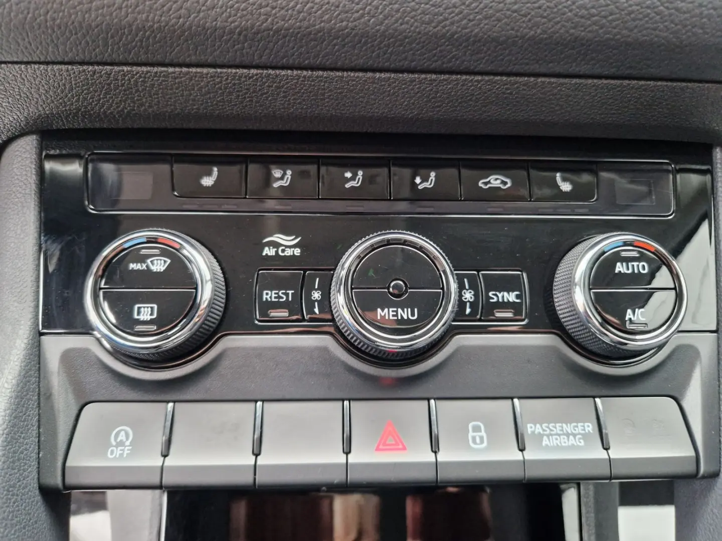 Kodiaq Ambition 1.5TSI AHK+Car play+LED