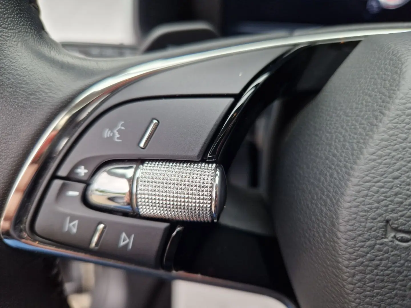 Kodiaq Ambition 1.5TSI AHK+Car play+LED