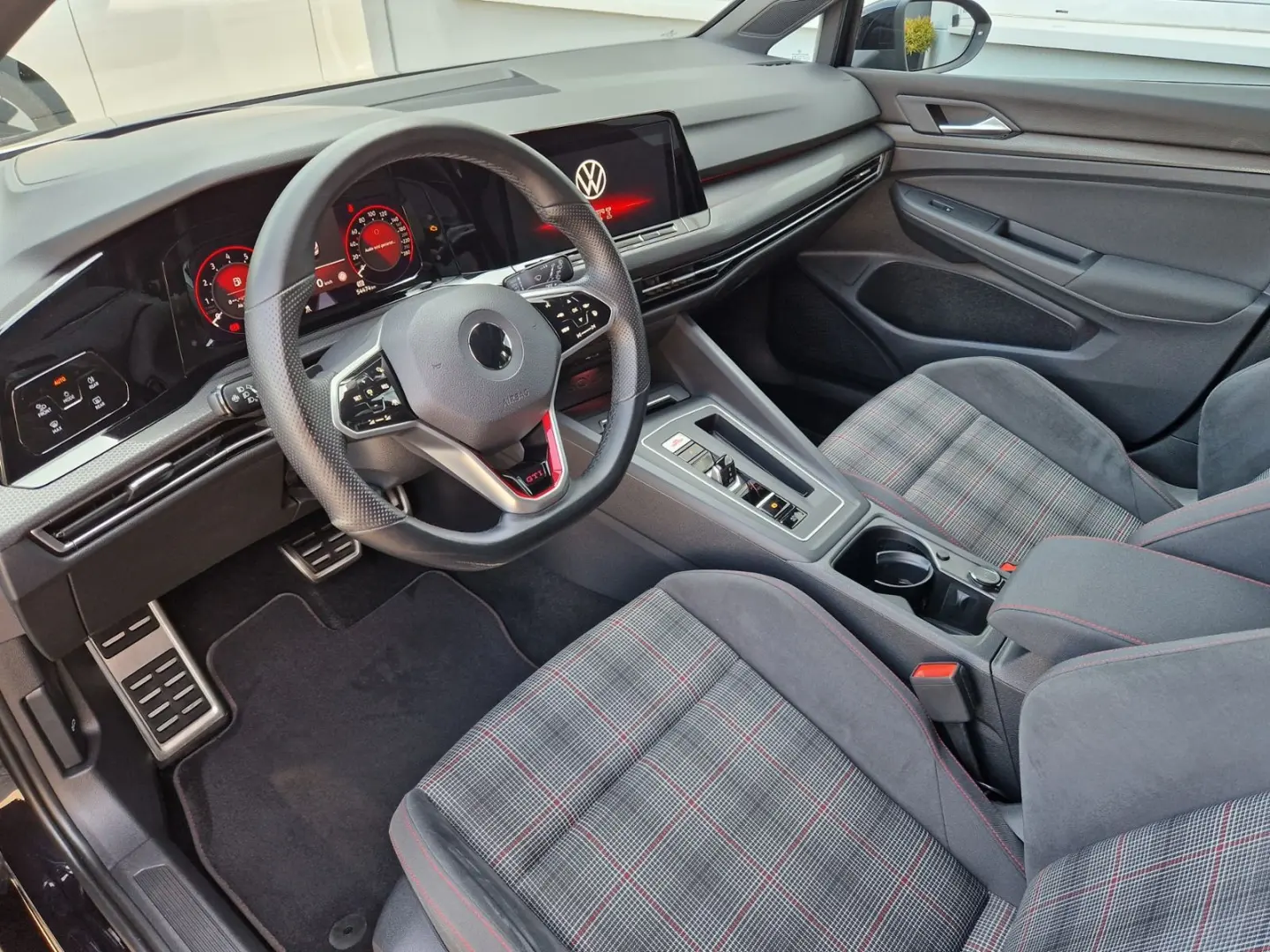 Golf VIII  GTI 2.0 AHK+Kamera+Head up