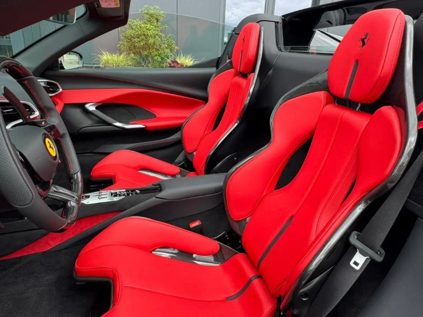 FERRARI 296 GTS CARBON BLACK/RED 2025