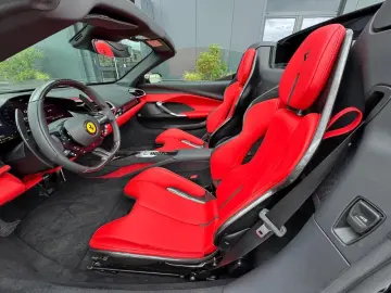FERRARI 296 GTS CARBON BLACK/RED 2025