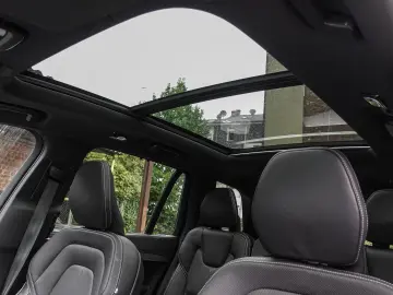 XC90 Plus Bright Recharge Plug-In Hybrid AWD T8 