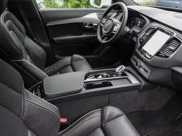 XC90 Plus Bright Recharge Plug-In Hybrid AWD T8 