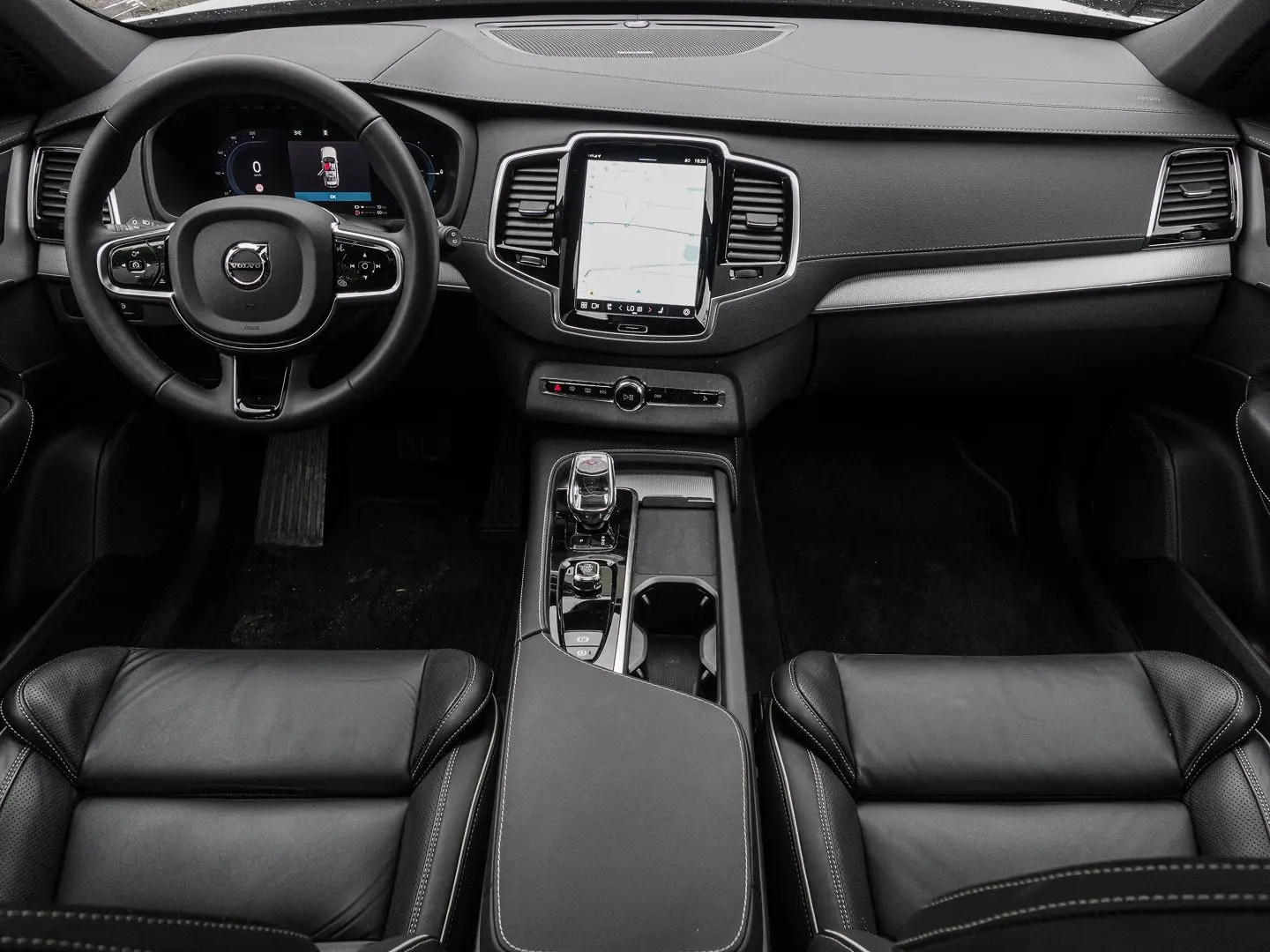 XC90 Plus Bright Recharge Plug-In Hybrid AWD T8 