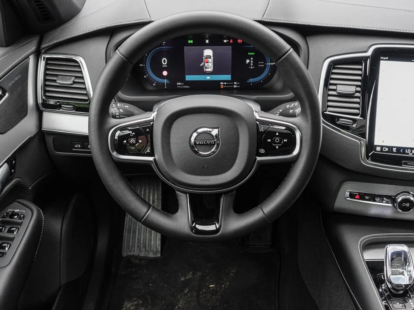 XC90 Plus Bright Recharge Plug-In Hybrid AWD T8 