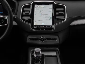 XC90 Plus Bright Recharge Plug-In Hybrid AWD T8 