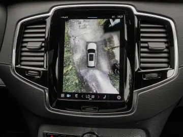 XC90 Plus Bright Recharge Plug-In Hybrid AWD T8 