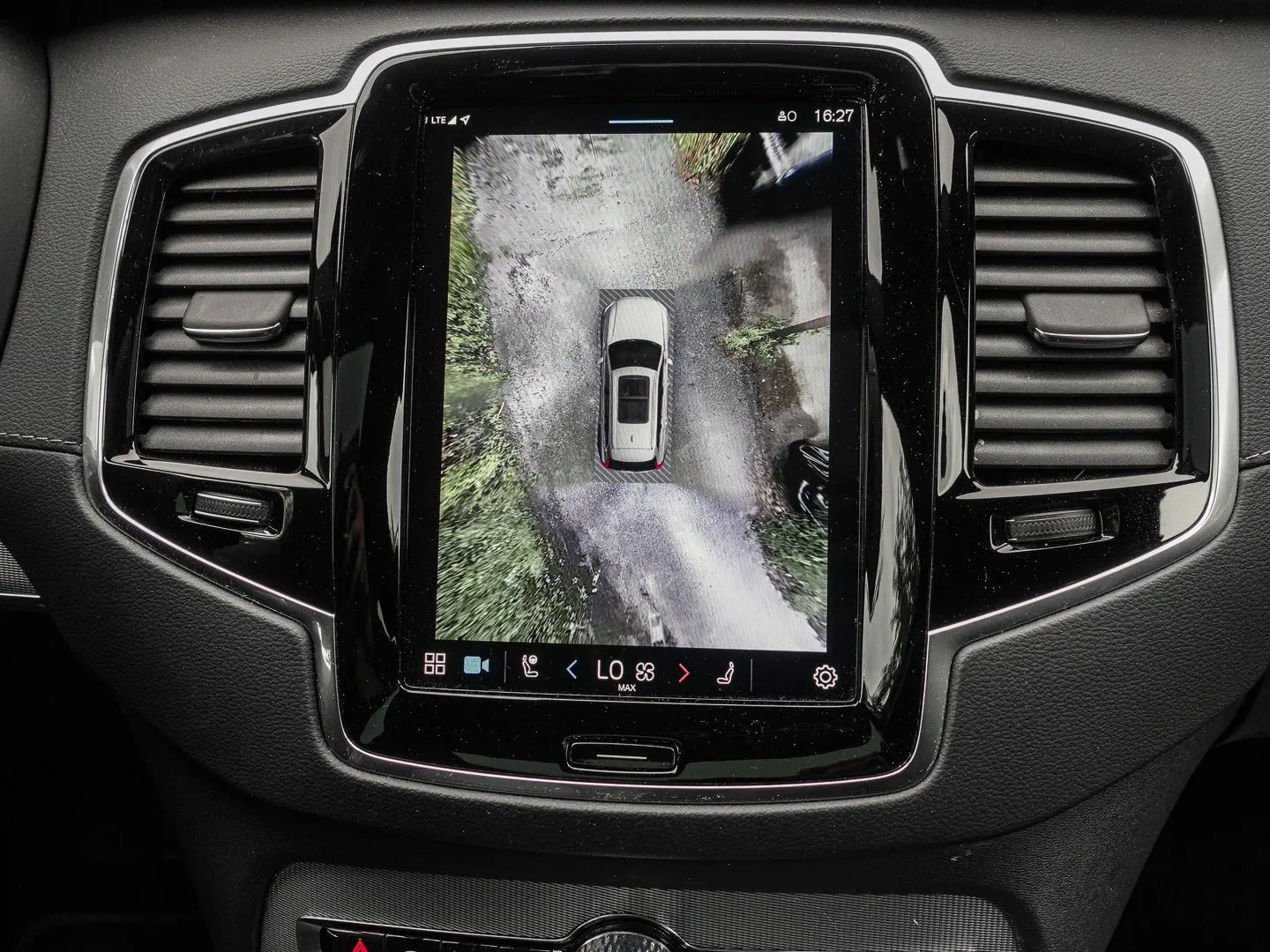 XC90 Plus Bright Recharge Plug-In Hybrid AWD T8 