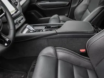 XC90 Plus Bright Recharge Plug-In Hybrid AWD T8 