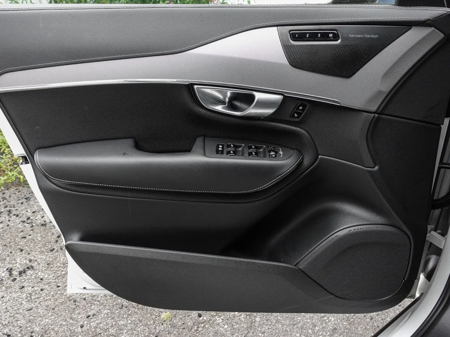 XC90 Plus Bright Recharge Plug-In Hybrid AWD T8 