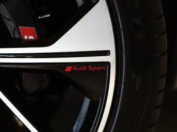 SQ5 3.0|ACC|HUD|KAMERA|PANO|COCKPIT|ANHÄNGER|B&O