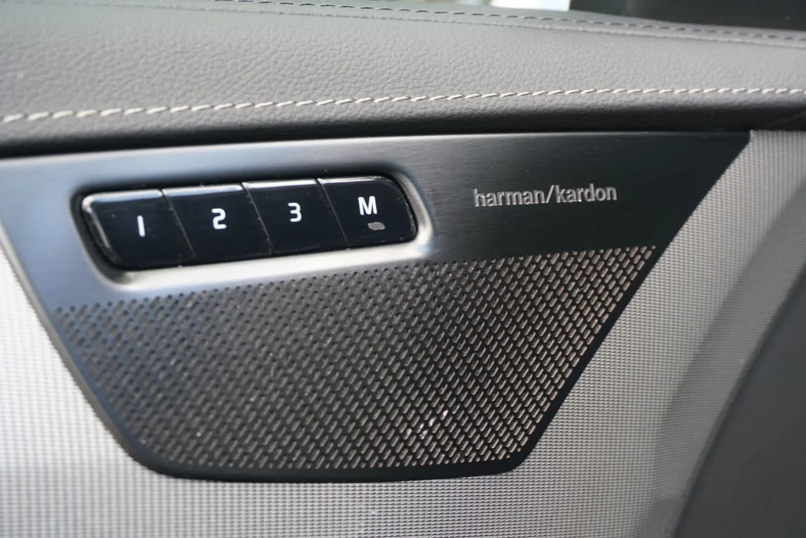 XC 90 R Design AWD ACC 360° 7-Sitze LED H&K SHZ