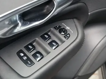 XC 90 R Design AWD ACC 360° 7-Sitze LED H&K SHZ