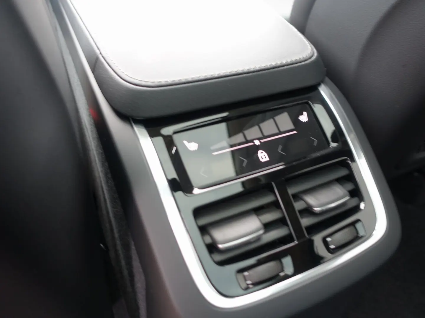XC90 Recharge Plus T8 AWD/Pano/360°/FourC/Pano