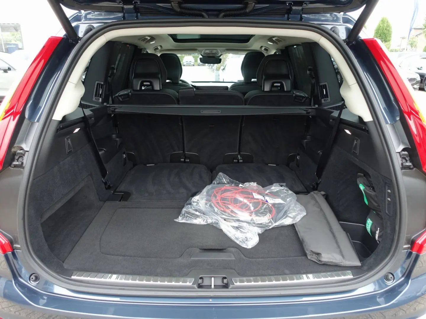 XC90 Recharge Plus T8 AWD/Pano/360°/FourC/Pano