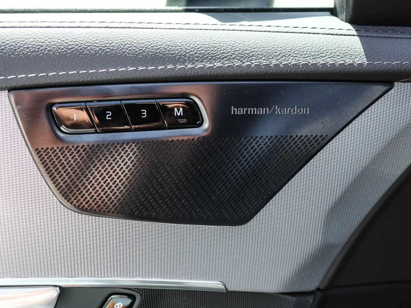 XC90 T8 AWD Plug-In Hybrid Plus Bright #AHK#360 