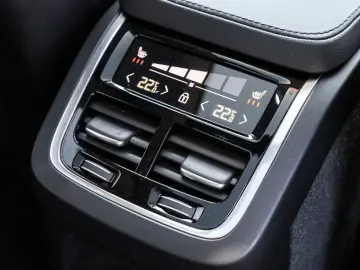 XC90 T8 AWD Plug-In Hybrid Plus Bright #AHK#360 