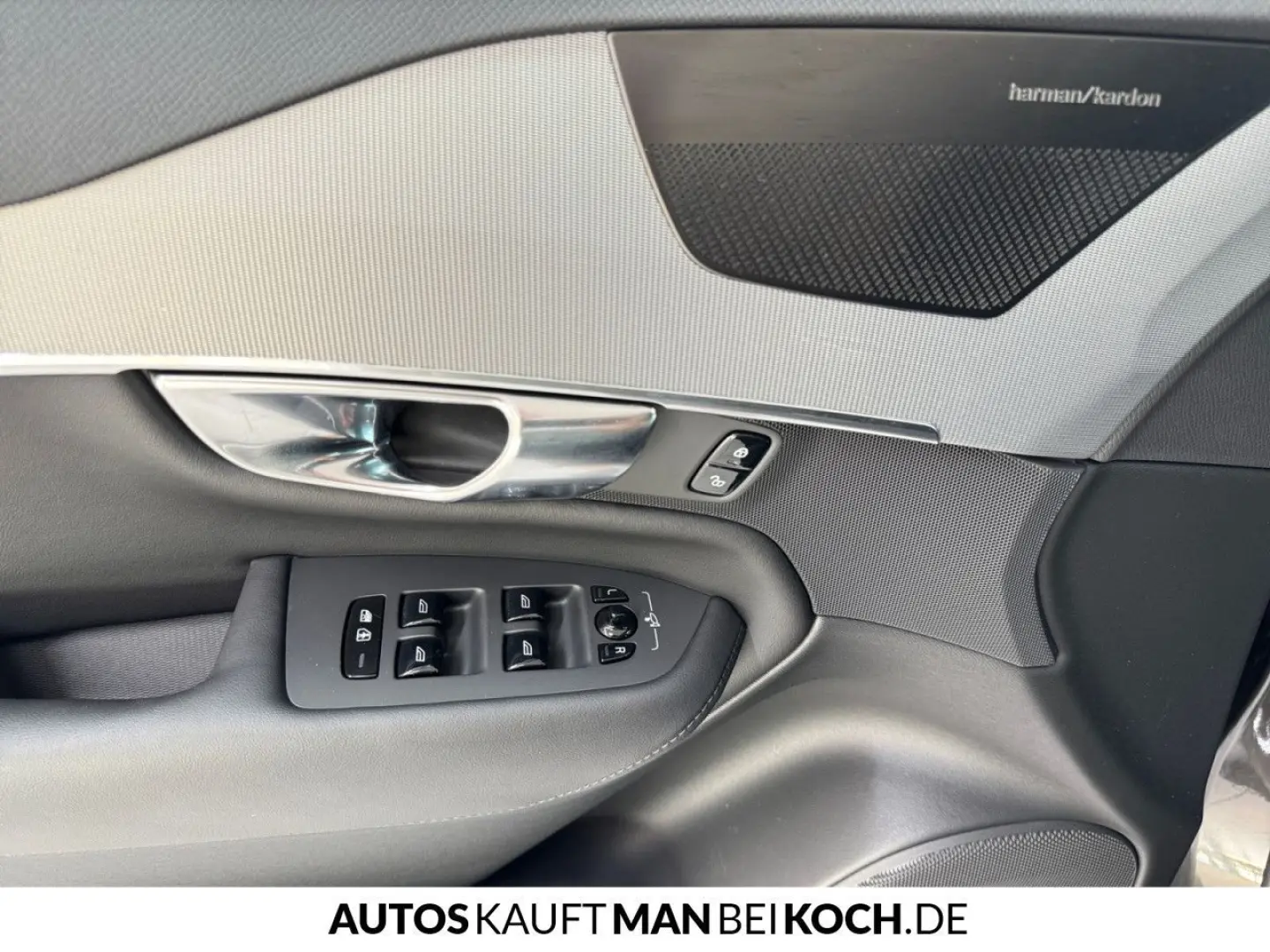 XC90 T8 AWD Core Plug-In (EURO 6d) 7-Sitzer AHK