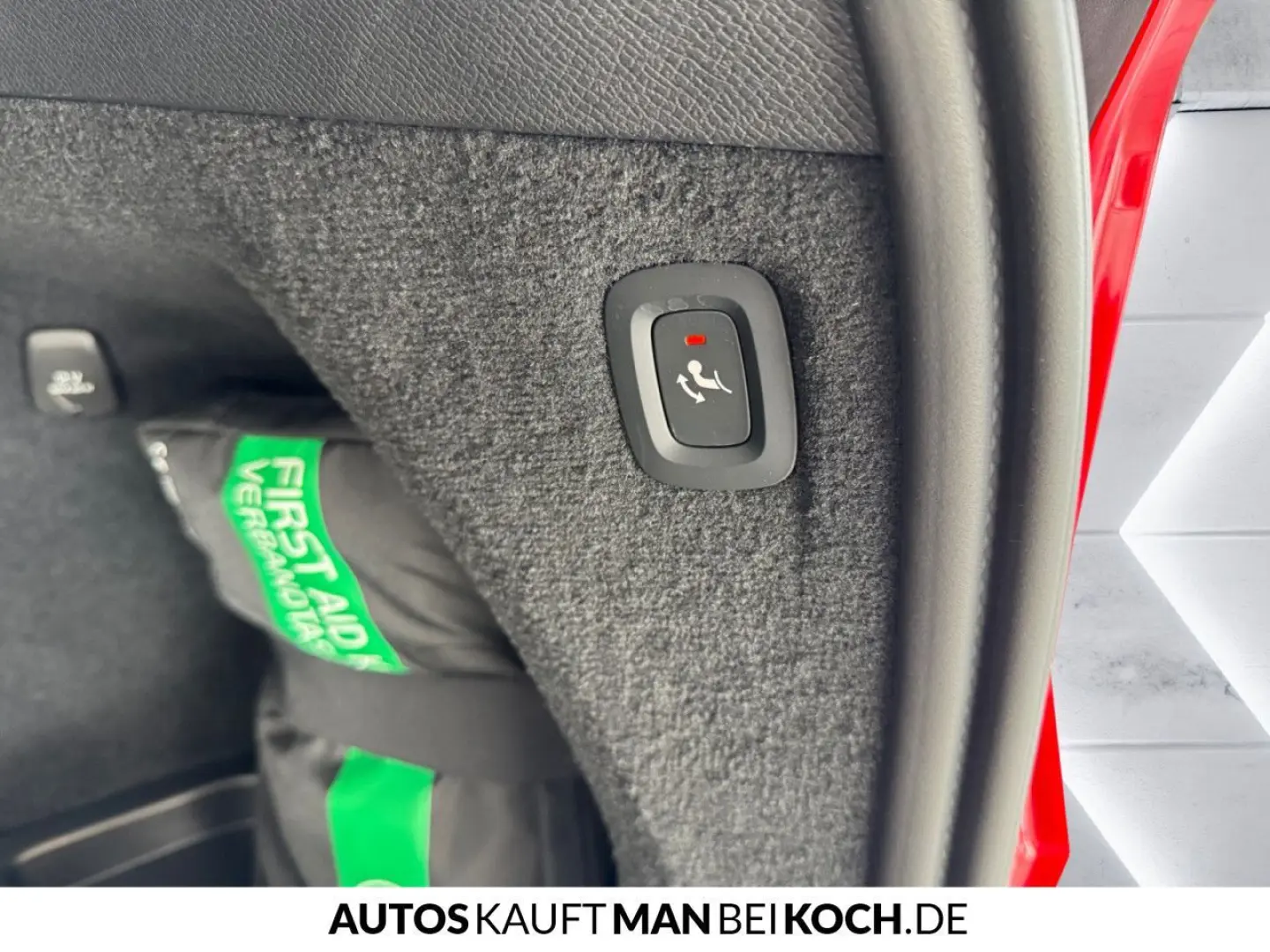 XC90 T8 AWD Core Plug-In (EURO 6d) 7-Sitzer AHK