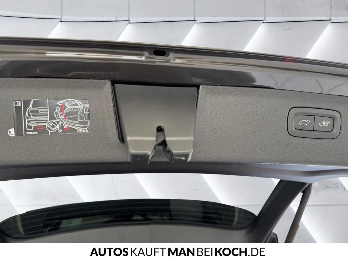 XC90 T8 AWD Core Plug-In (EURO 6d) 7-Sitzer AHK
