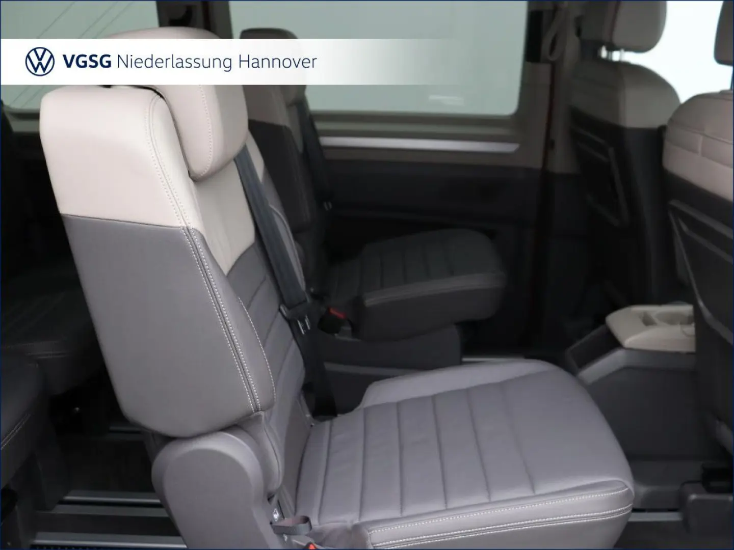Multivan Life Vis-a-Vis AHK RearView Navi Leder