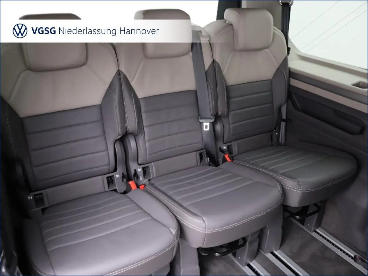 Multivan Life Vis-a-Vis AHK RearView Navi Leder