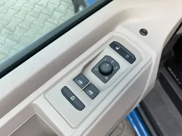 T7 Multivan/KAMERA/AHK/AUTOMATIK/NAVI/ALU/