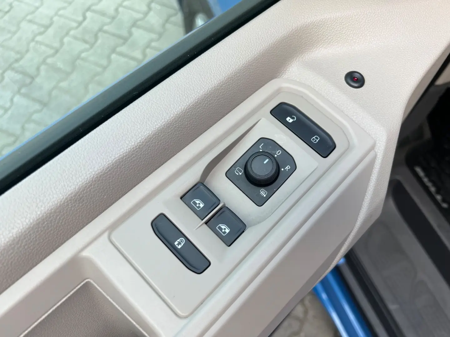 T7 Multivan/KAMERA/AHK/AUTOMATIK/NAVI/ALU/