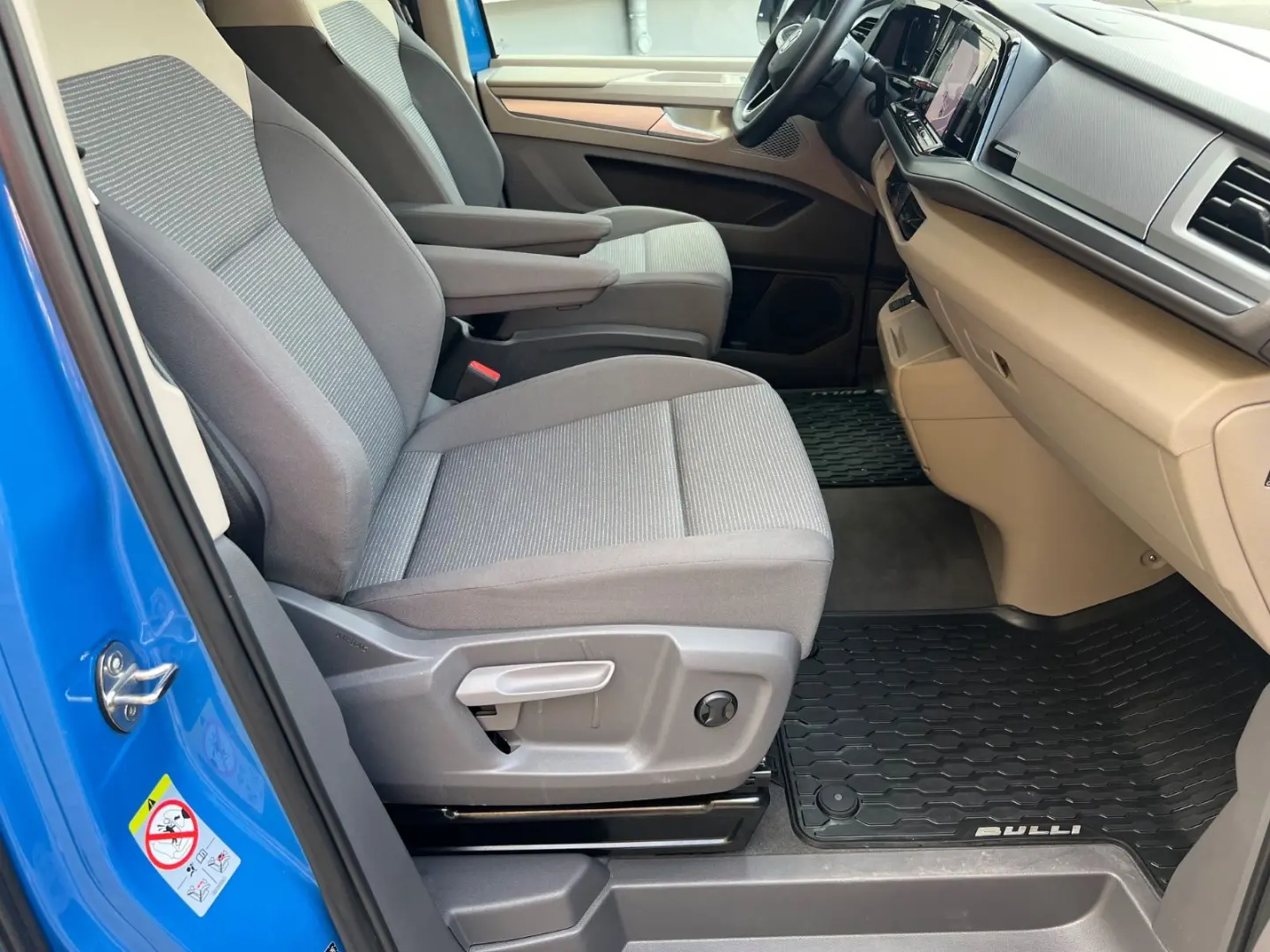 T7 Multivan/KAMERA/AHK/AUTOMATIK/NAVI/ALU/