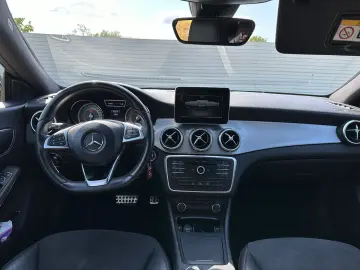 Mercedes-Benz 220