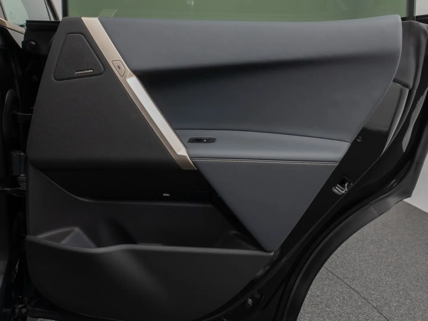 iX xD40 Edition Sport 360°Laser SkyLounge 22Zoll
