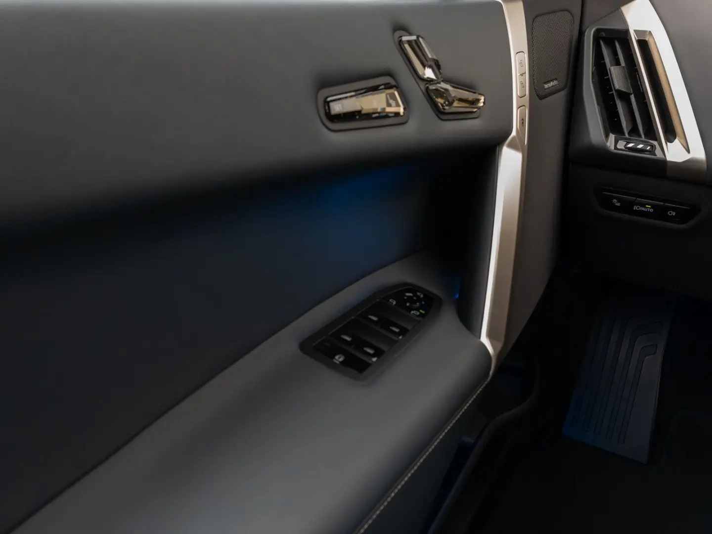 iX xD40 Edition Sport 360°Laser SkyLounge 22Zoll