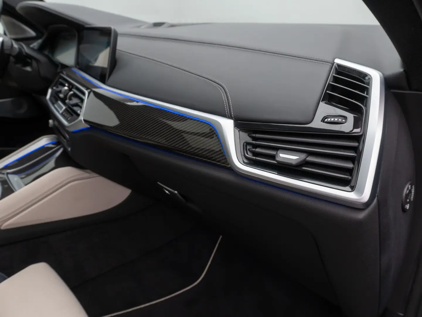 X6 M50i Panorama Laser 360°HUD B&W SoftCL 22Zoll