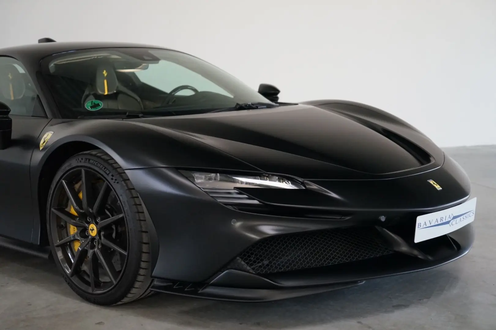 SF90 + CARBON + LIFT + JBL + CARPLAY