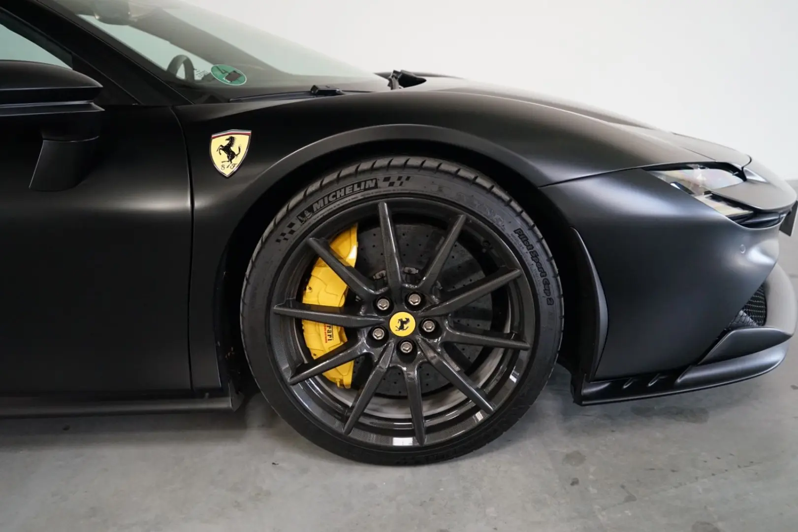 SF90 + CARBON + LIFT + JBL + CARPLAY