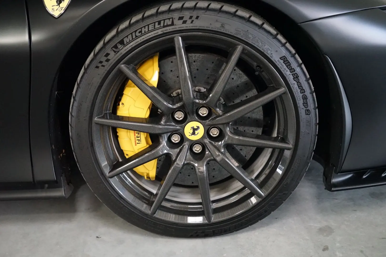 SF90 + CARBON + LIFT + JBL + CARPLAY
