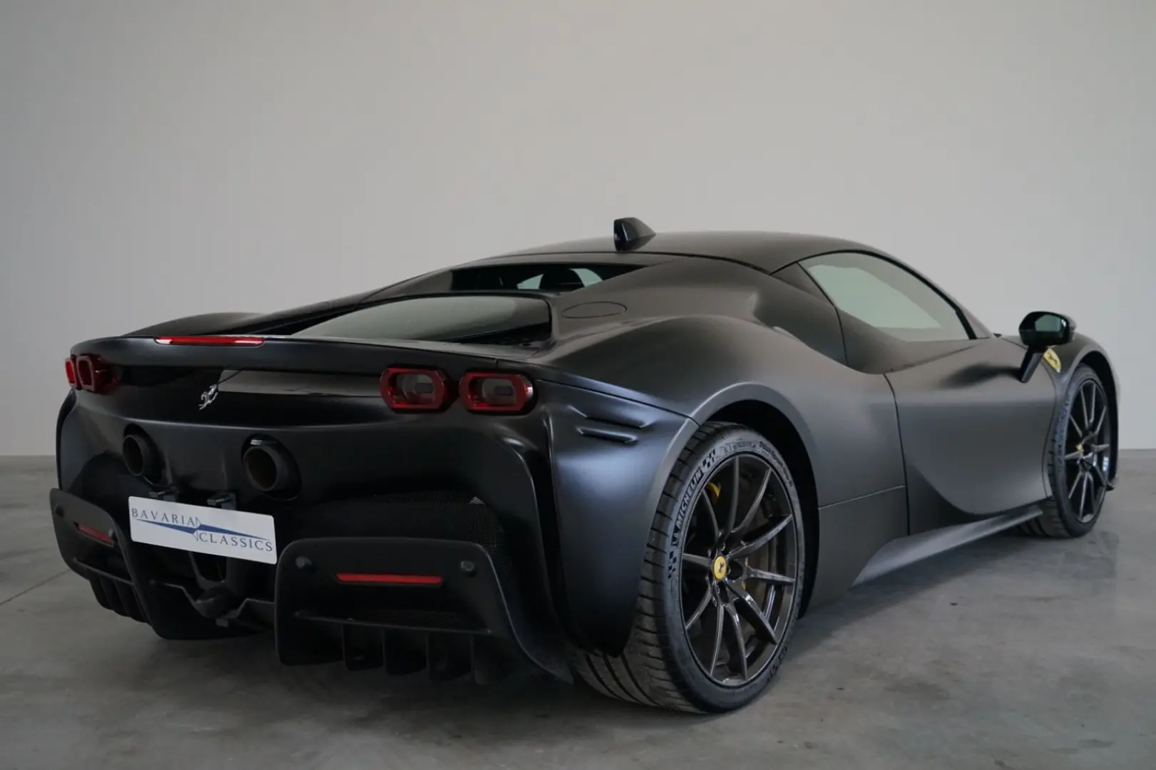SF90 + CARBON + LIFT + JBL + CARPLAY