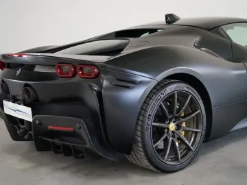 SF90 + CARBON + LIFT + JBL + CARPLAY