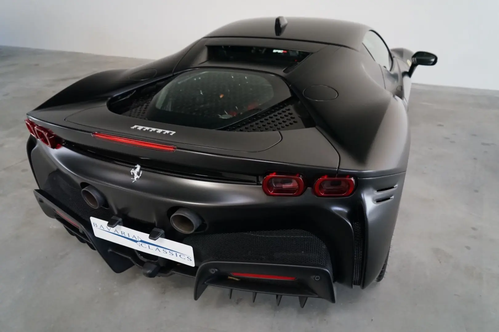 SF90 + CARBON + LIFT + JBL + CARPLAY