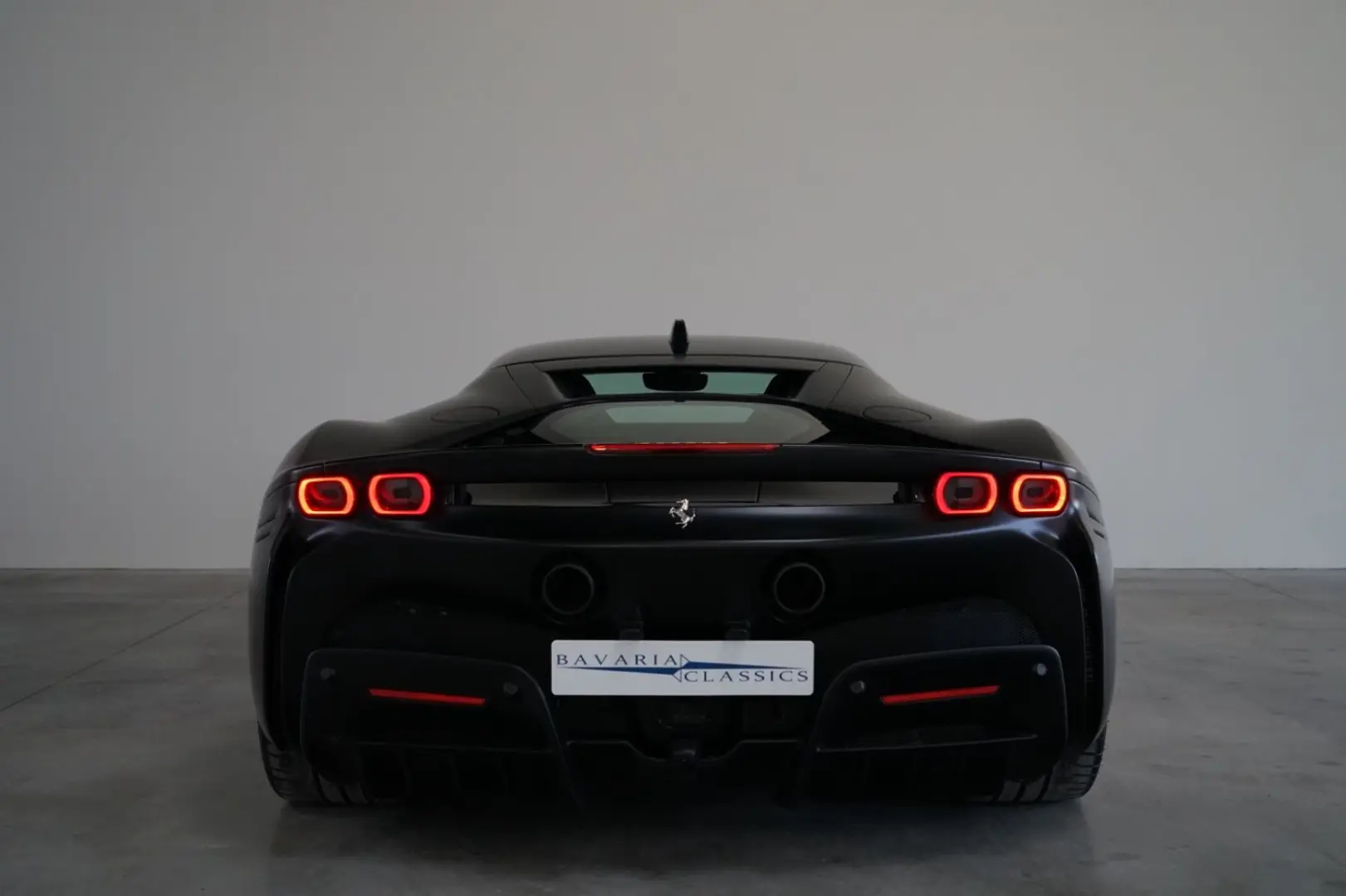 SF90 + CARBON + LIFT + JBL + CARPLAY