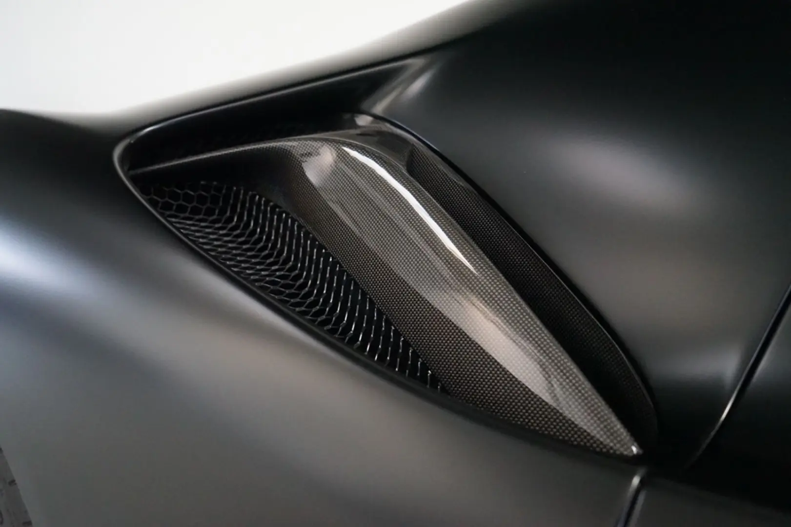 SF90 + CARBON + LIFT + JBL + CARPLAY