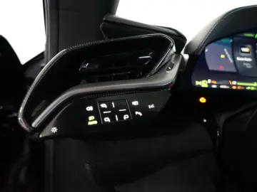 SF90 + CARBON + LIFT + JBL + CARPLAY