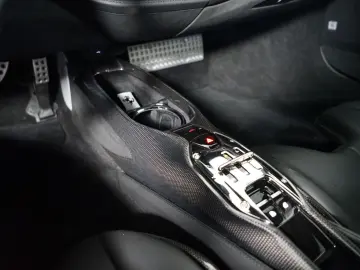 SF90 + CARBON + LIFT + JBL + CARPLAY