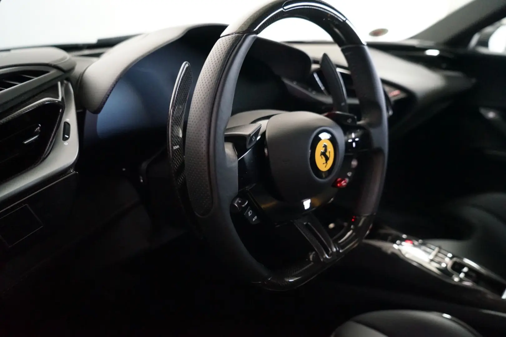 SF90 + CARBON + LIFT + JBL + CARPLAY