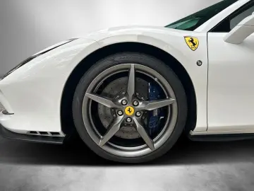 F8 Spider / Lift  / Racing Seat / Voll-Alcantara
