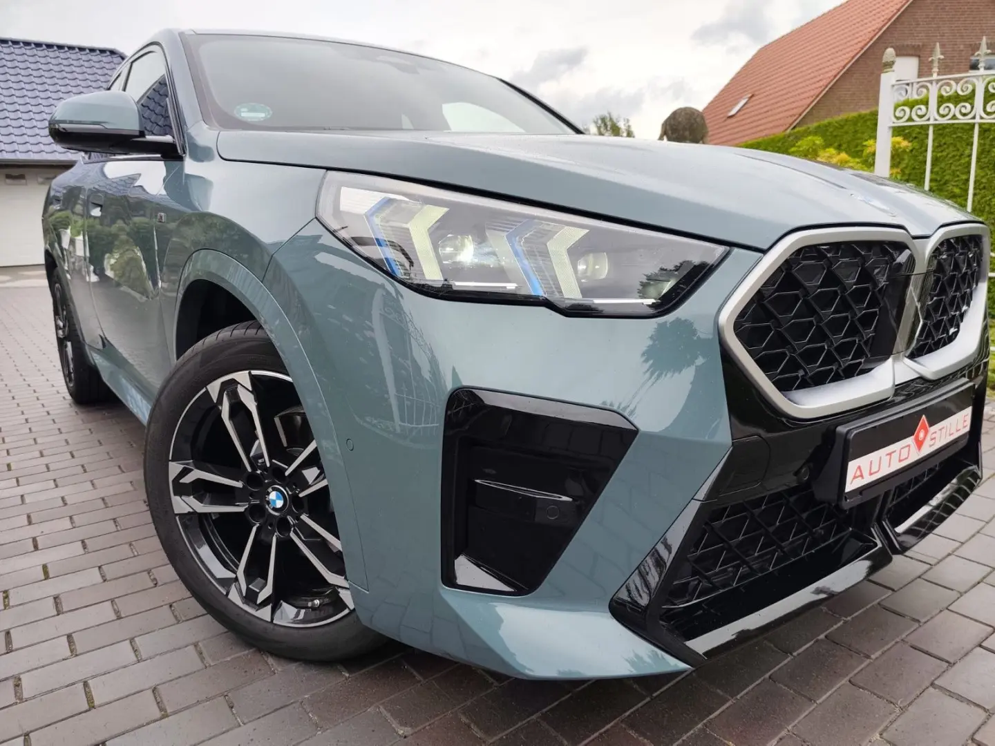 X2 18 d 2.0 °M-Sport°el.AHK°Sonderlack ab Werk