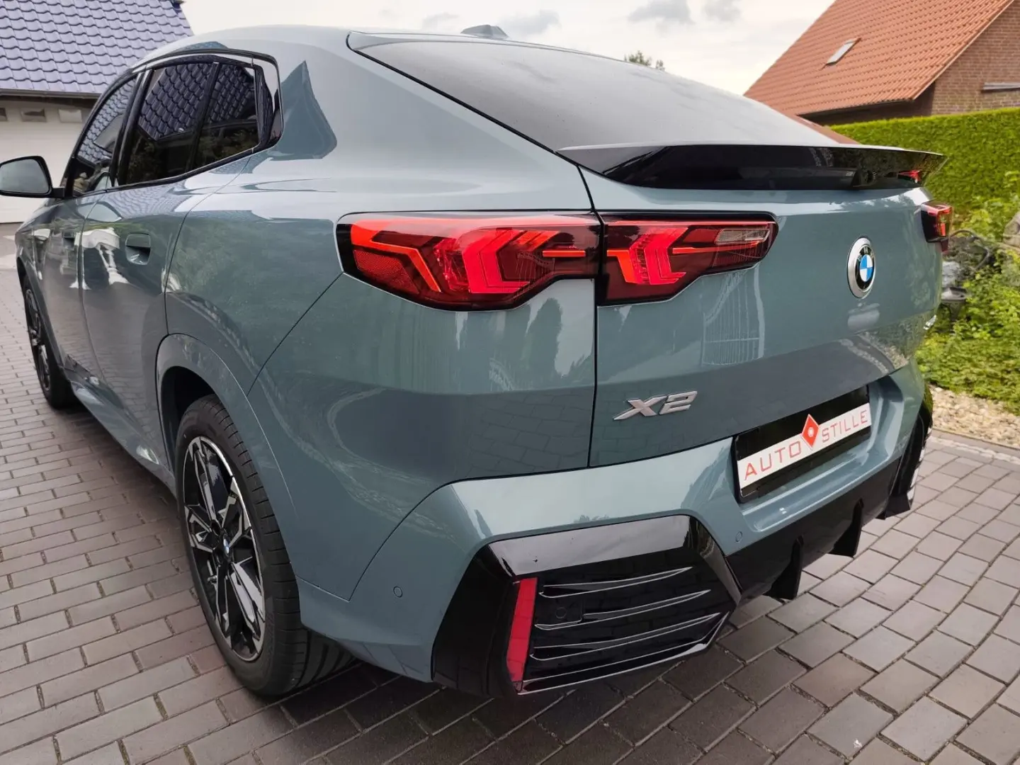 X2 18 d 2.0 °M-Sport°el.AHK°Sonderlack ab Werk